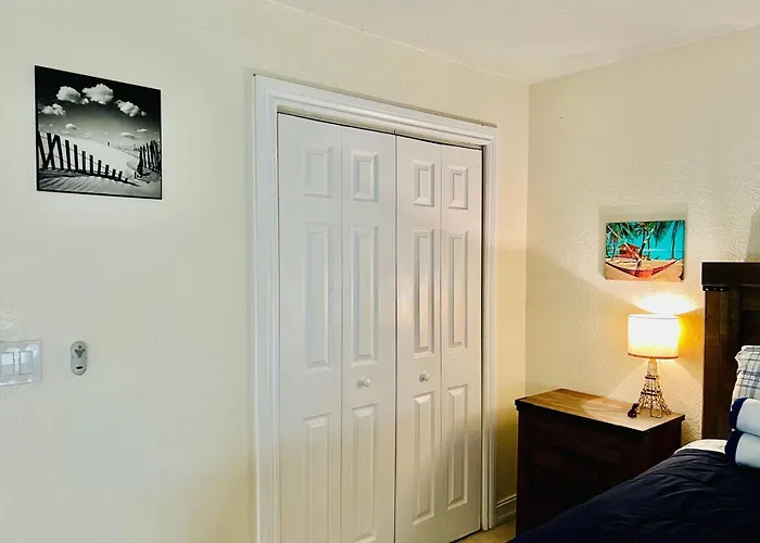 Spacious Condo Close To Siesta