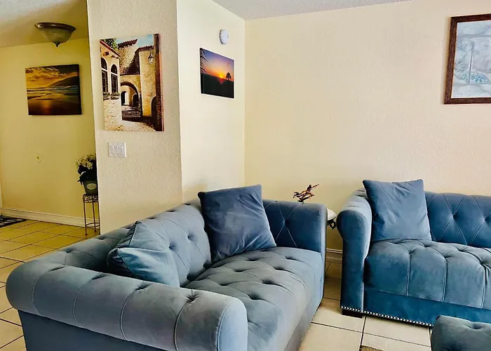 Spacious Condo close to Siesta